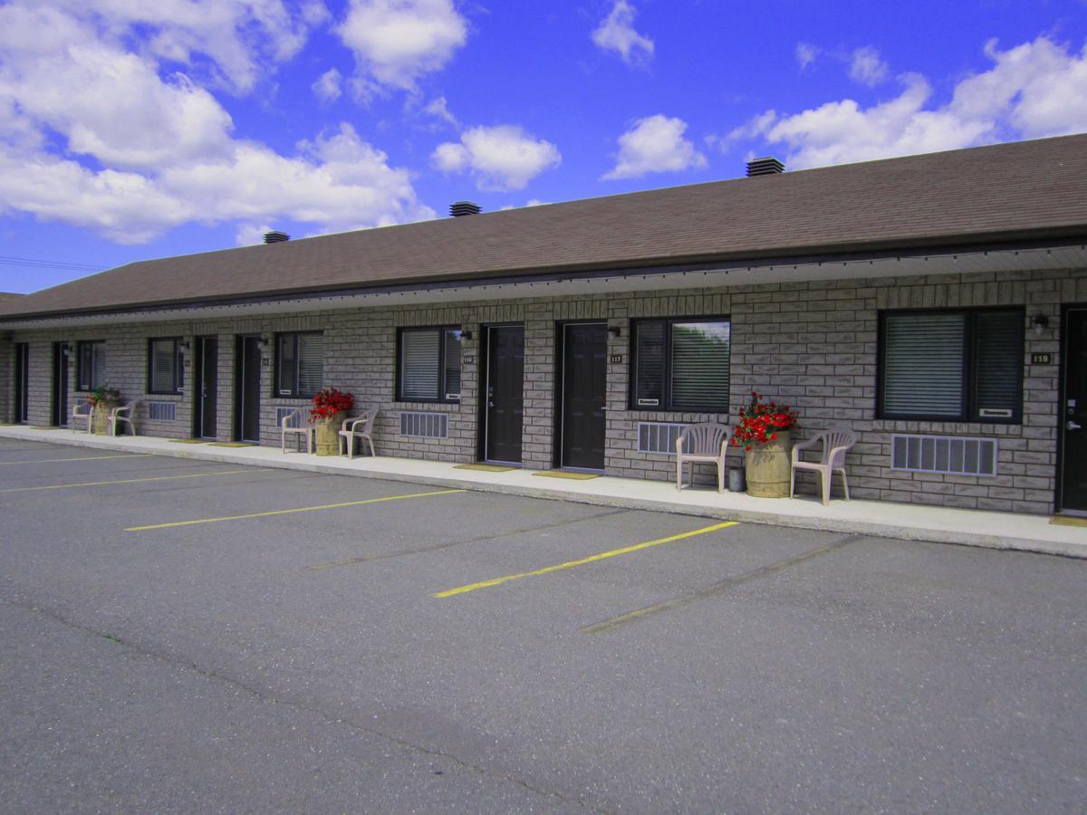 Motel Alexandrin Saint-Georges Bagian luar foto